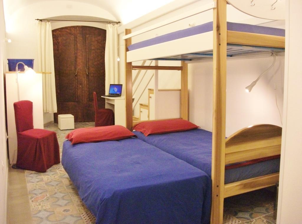 Ferienwohnung Residenze Palazzo Pes Cagliari Zimmer foto