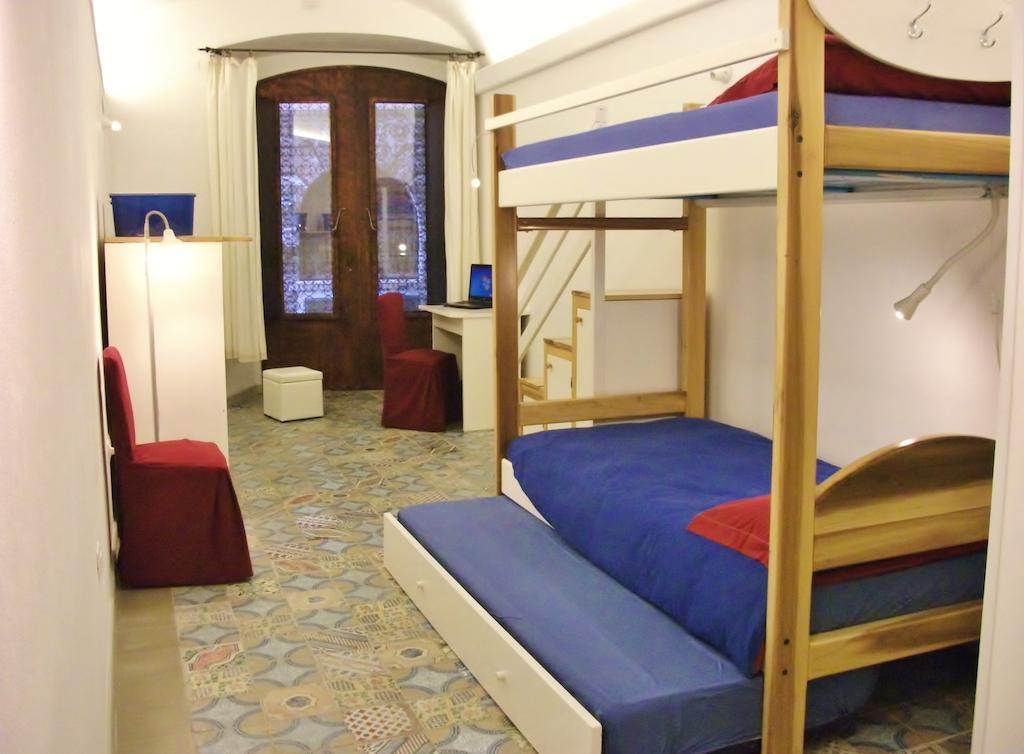 Ferienwohnung Residenze Palazzo Pes Cagliari Zimmer foto